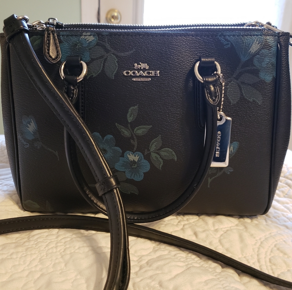 NWOT Authentic Coach Carryall Purse